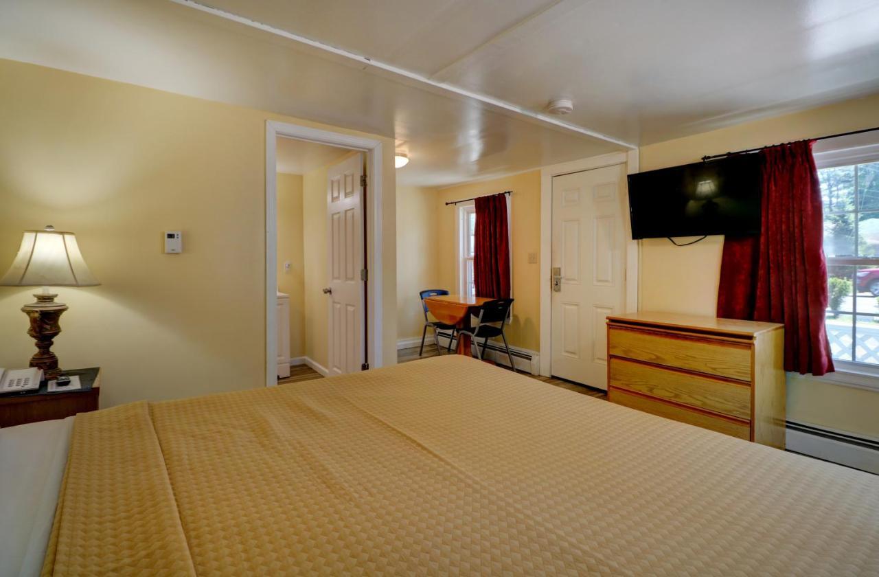 Brookside & Motel *