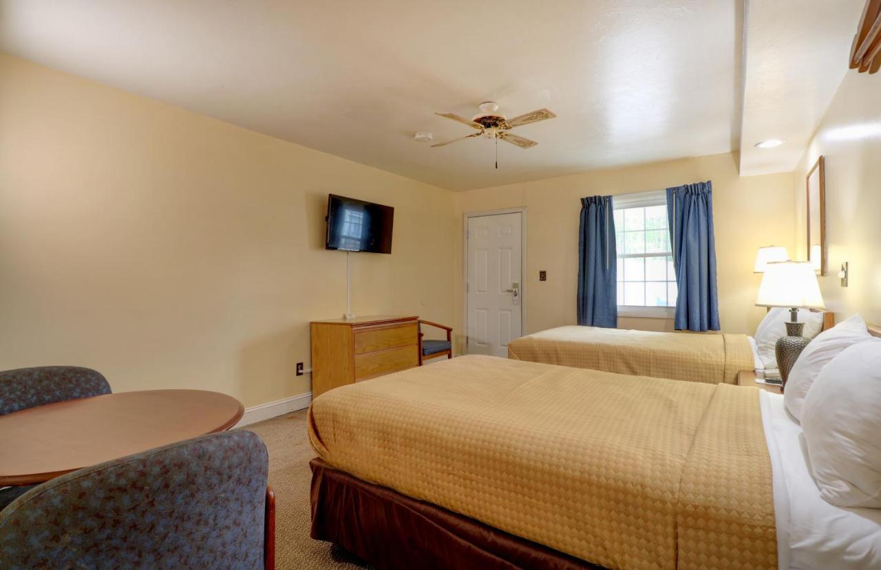 Brookside & Motel *
